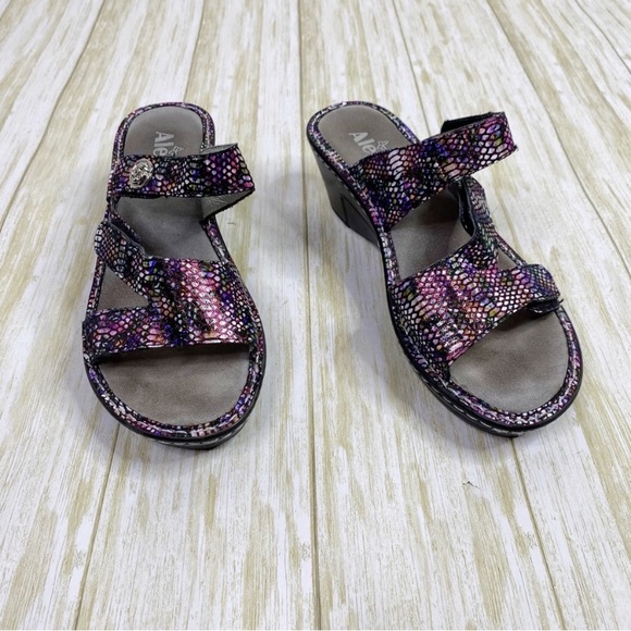 Alegria Loti Embossed Metallic Wedge Leather Sandals - Picture 1 of 10